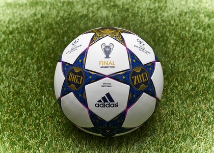 Il pallone ufficiale della fase finale della Champions 2013 -