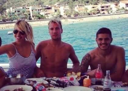 Wanda Nara, Maxi Lopez e Mauro Icardi. Foto Twitter -