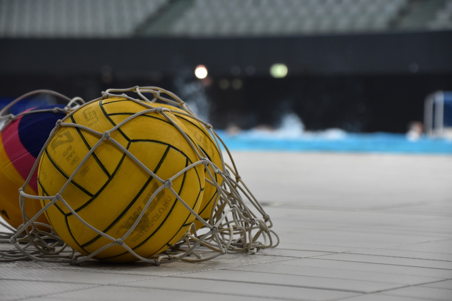 Mondiali di pallanuoto maschile 2025: l’Italia piega ai rigori la Serbia e ipoteca i quarti