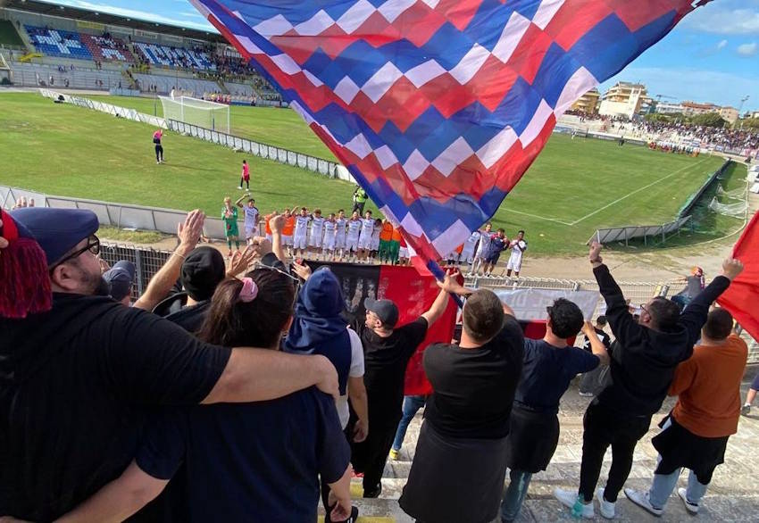 Terza vittoria consecutiva e quarto posto per la Samb