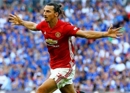 Ibrahimovic rinnova con lo United