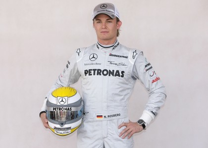 F1: scoppia gomma, paura per Rosberg