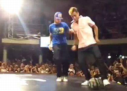 Neymar umiliato dal freestyler. VIDEO