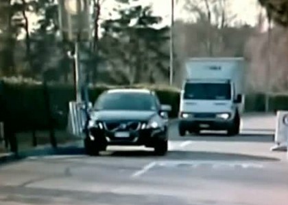 Interista al volante, pericolo costante. Video