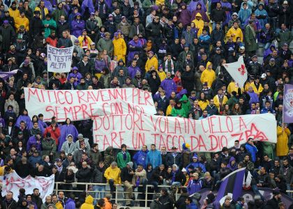 La Fiorentina piange per Socrates, il tacco di Dio