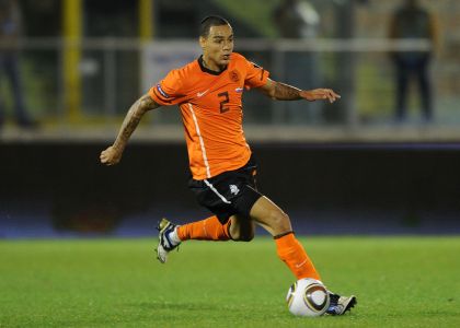 Chelsea e City su Van der Wiel