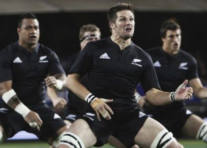 Rugby: sponsor sulla maglia per gli All Blacks