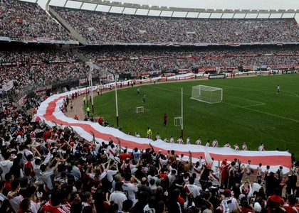 River Plate: tifosi espongono striscione di 8 km