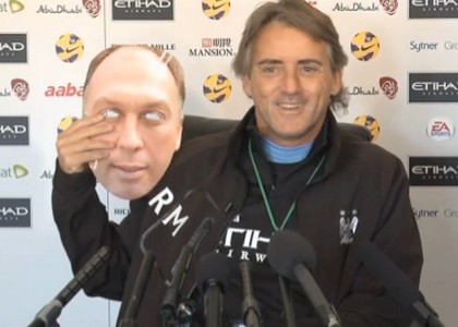 Dall'Inghilterra: Mancini si traveste da Platt. Video