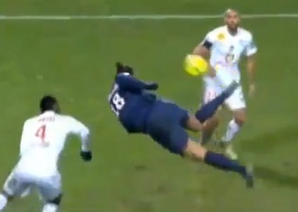 Francia: Ibrahimovic, scorpione sfortunato. Video