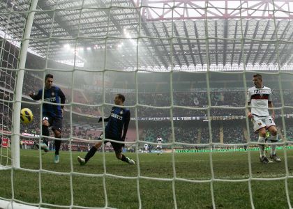 Inter-Genoa: l'incredibile errore di Livaja. Video