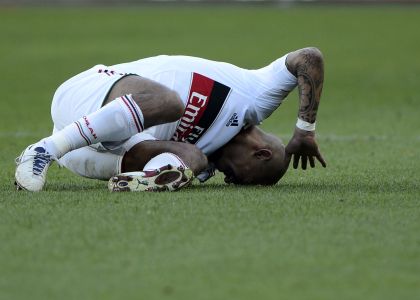 Milan, De Jong: gli auguri di compagni e avversari