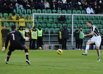 Serie A: la Juventus fa felice Conte, Palermo ko