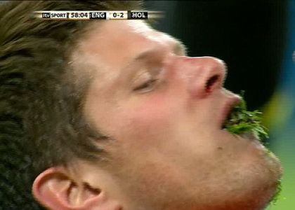 Inghilterra-Olanda: Smalling e Huntelaar ko