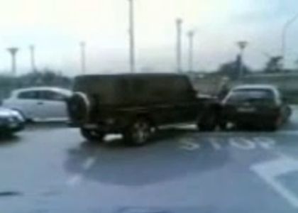 Borriello al volante, tifoso tamponato. Video