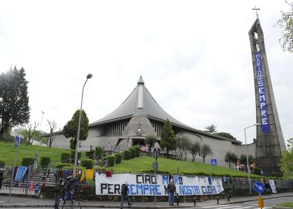 Addio a Morosini: in 5mila ai funerali