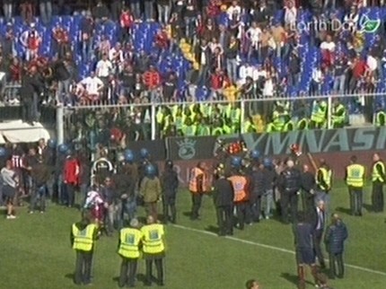 Serie A: crollo del Genoa, a Marassi è follia