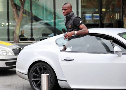 Sempre Balotelli: incidente d'auto a Manchester