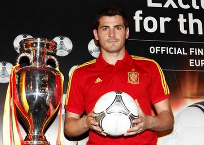 Euro 2012: presentato il pallone della finale