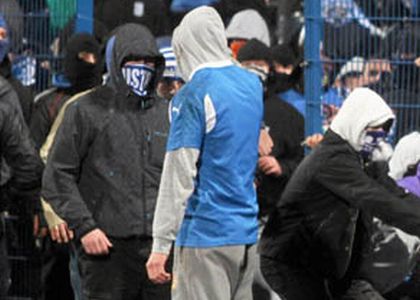 Euro 2012: arrestati 14 tifosi a Poznan