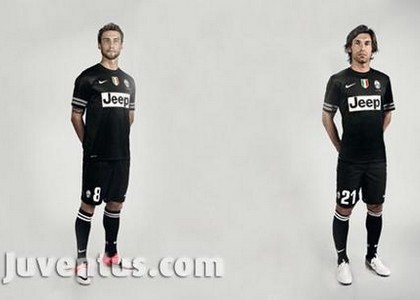 Juventus: Lega approva logo 