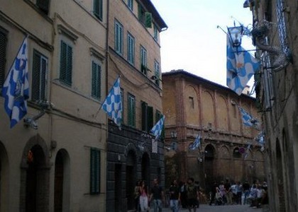Palio di Siena: dopo 17 anni vince l'Onda