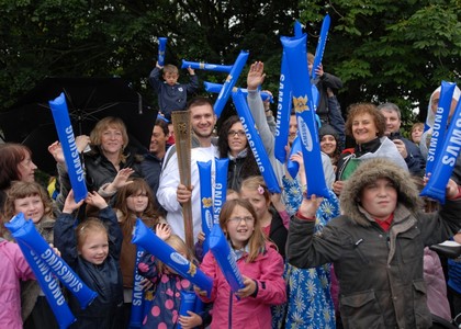 Londra 2012: Samsung porta la torcia olimpica con 30 tedofori italiani