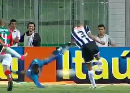 Disastroso Dida: e Ronaldinho fa festa. Video