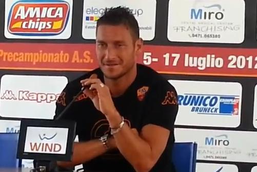 In giro per Roma, vi guida Totti