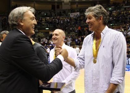 Gli azzurri Over 45 premiati da Meneghin