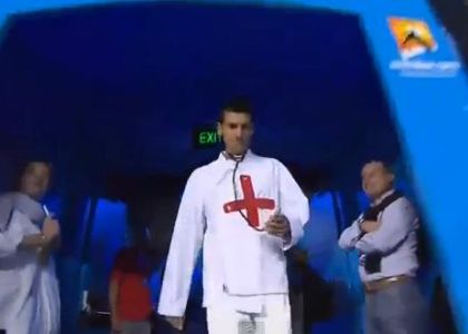 Australian Open: Djokovic si improvvisa medico. Video