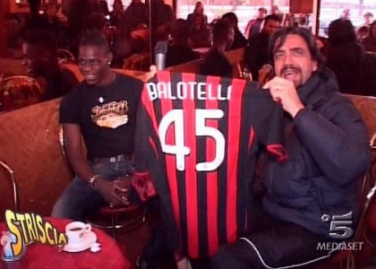 Milan, ufficiale: Mario Balotelli è rossonero