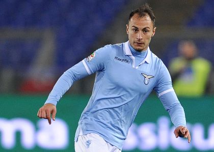 Serie A: Radu-Lulic, la Lazio affonda il Pescara