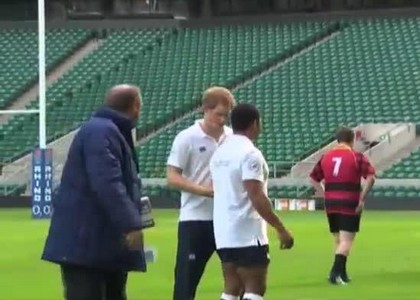 Rugby: il principe Harry in veste di 'coach reale'. Video