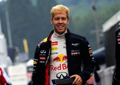 F1: Vettel leggendario, Schumacher raggiunto. Video