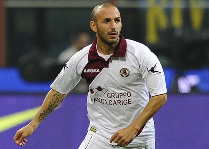 Tegola Livorno: distorsione al ginocchio per Schiattarella