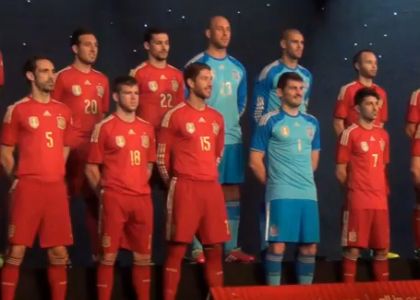 Spagna: le nuove maglie per il Mondiale. Video