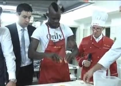 Mario Balotelli in tv, cuoco per una sera