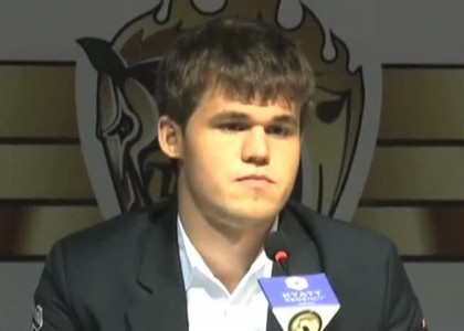 Carlsen: a 22 anni è campione del Mondo di scacchi. Video