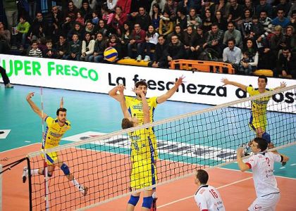 Volley, SuperLega: Modena travolge Milano