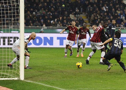 Serie A: decide Palacio, derby all'Inter