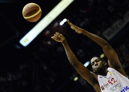 Dunston, rifiuto a Milano. Va all'Olympiacos