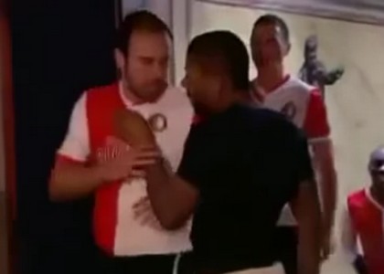 Feyenoord-Psv, è rissa negli spogliatoi. Video