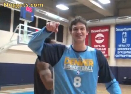 Nba: il trick-shot di Gallinari. Video