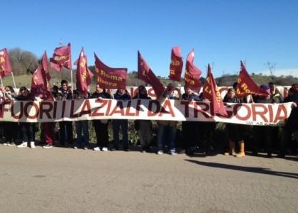 Roma: tifosi contestano proprietà e dirigenza