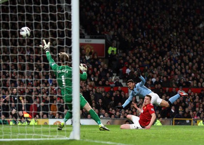 Premier League: Aguero risolve il derby, United-City 1-2