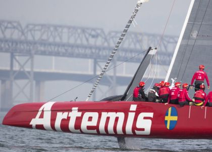 Vela, Coppa America: si rovescia catamarano, un morto