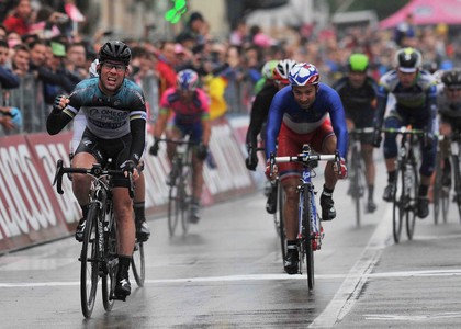 Giro d'Italia 2013, 12a tappa: volata a Cavendish