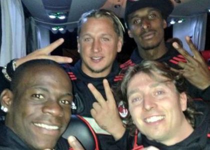 Milan in Champions: Balotelli fa festa su Twitter