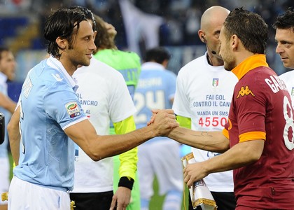 Serie A: Lazio-Roma, un derby per il secondo posto